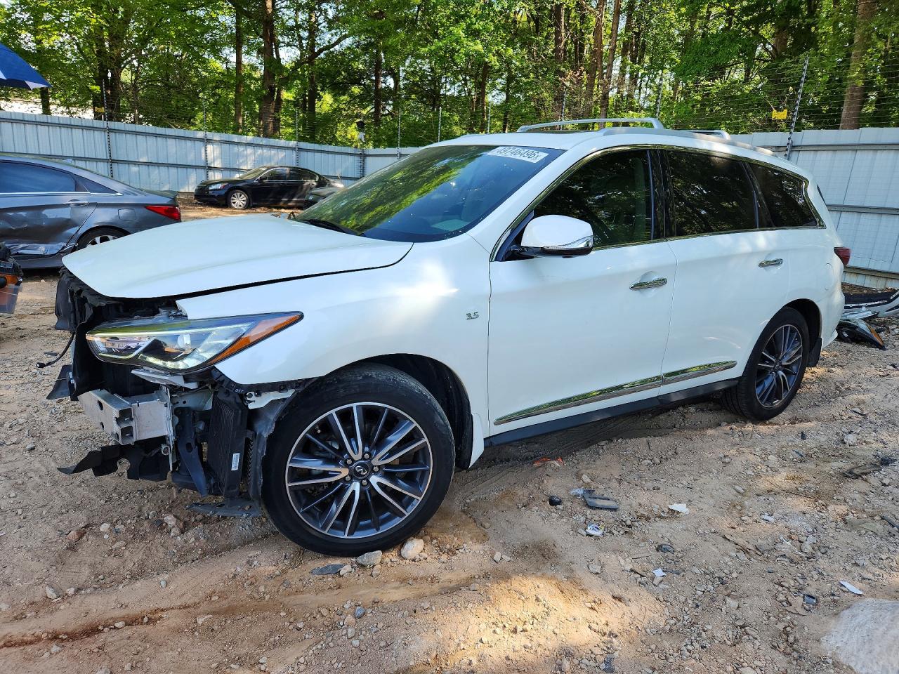 Salvage INFINITI Qx Image
