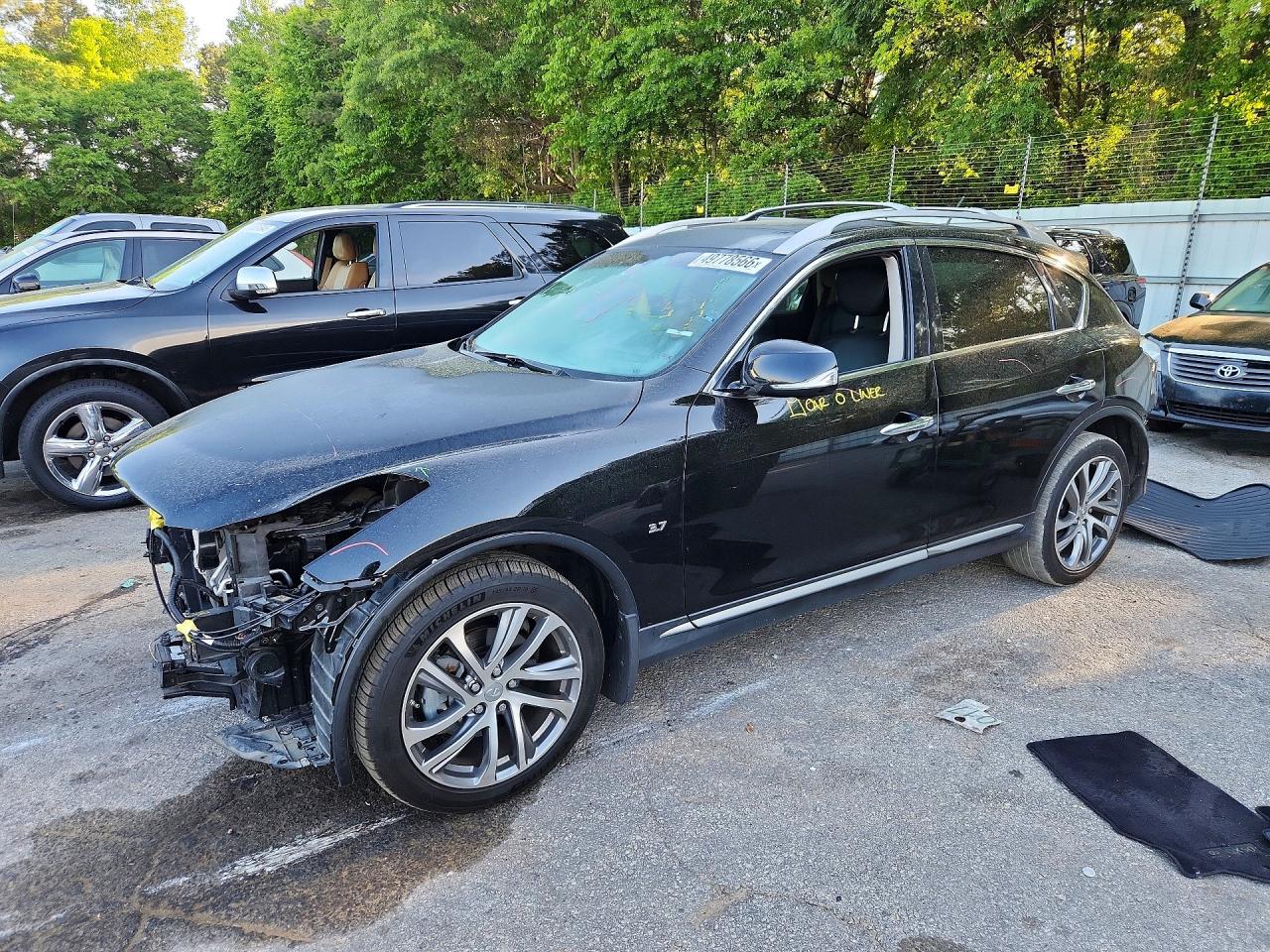 Salvage INFINITI Qx Image