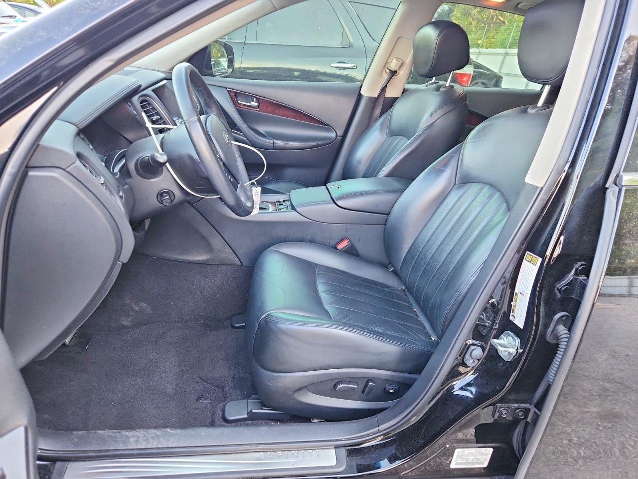 INFINITI Qx Base