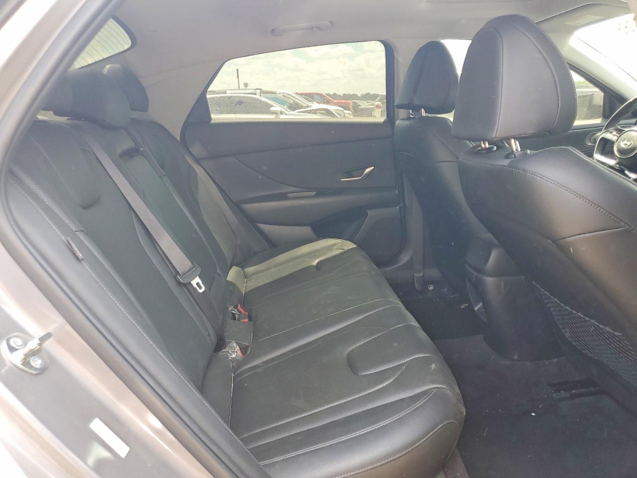 Hyundai ELANTRA Limited