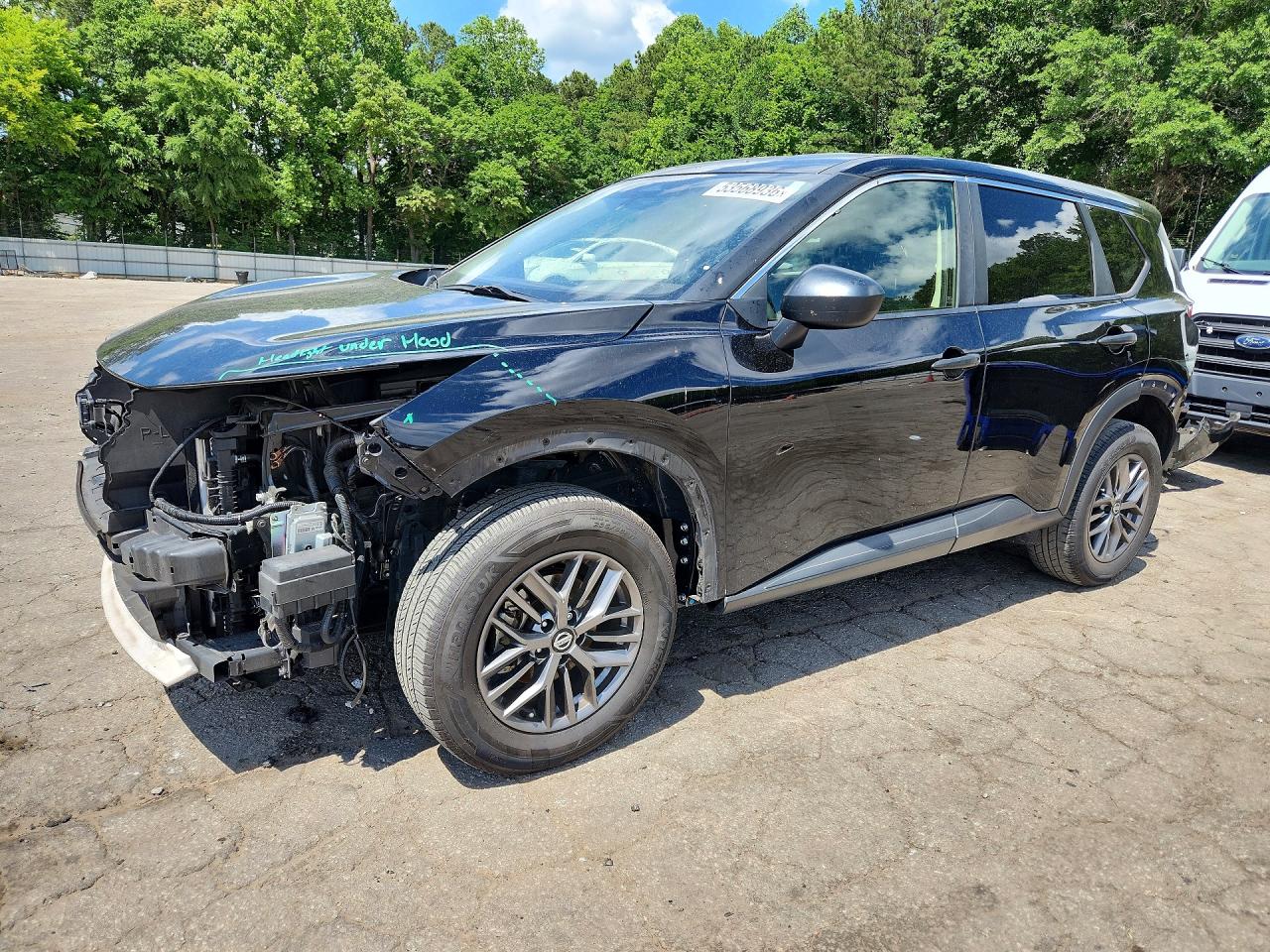 Salvage Nissan Rogue Image