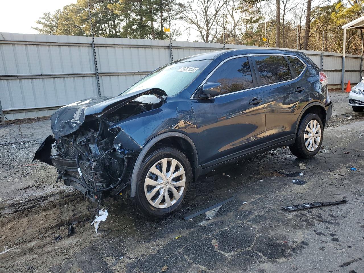 Salvage Nissan Rogue Image