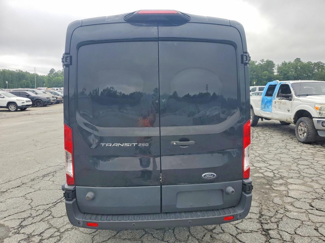 Ford Transit T-250