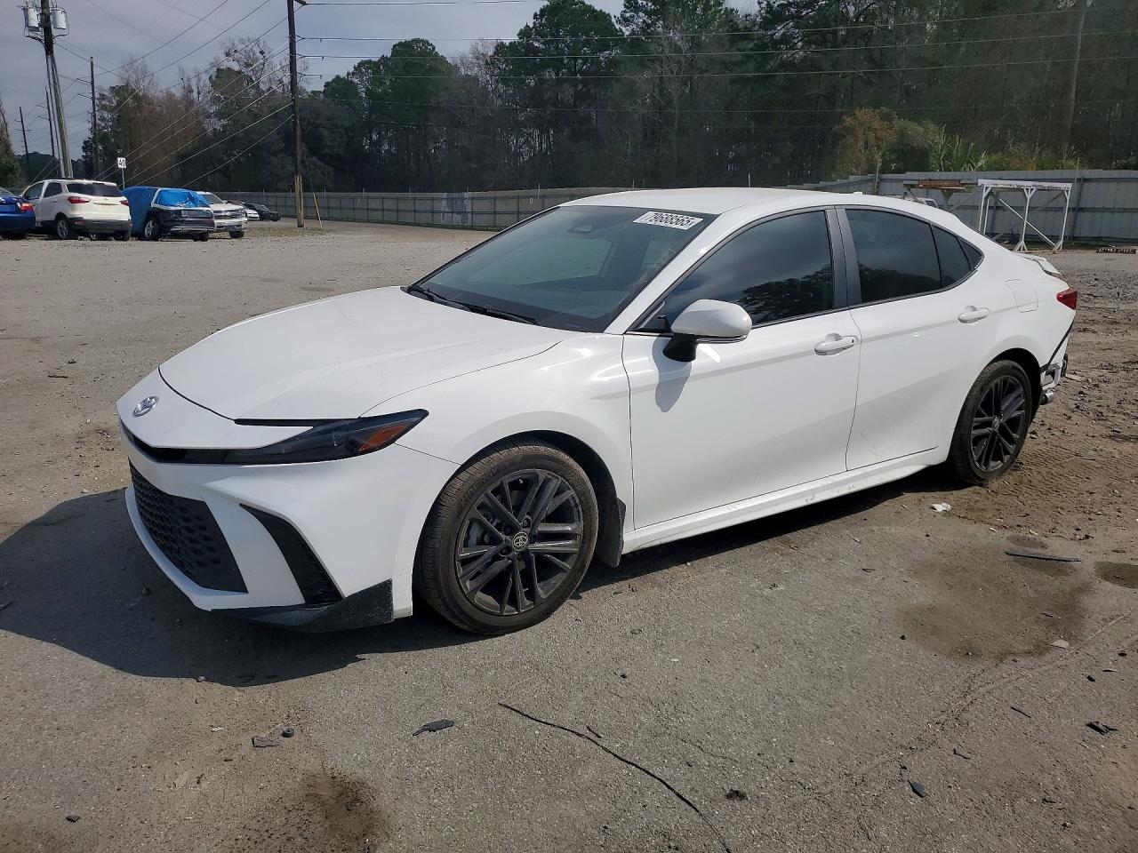 Salvage Toyota Camry Image