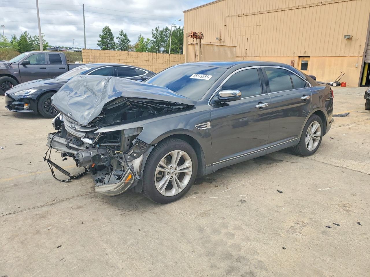 Salvage Ford Taurus Image