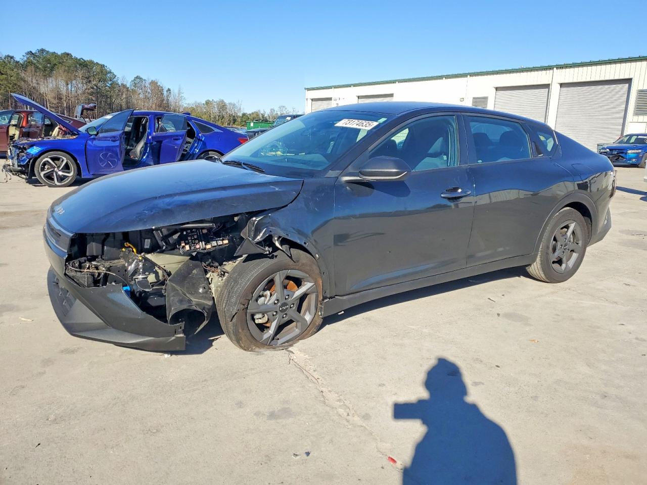 Salvage Kia K4 Lx Image