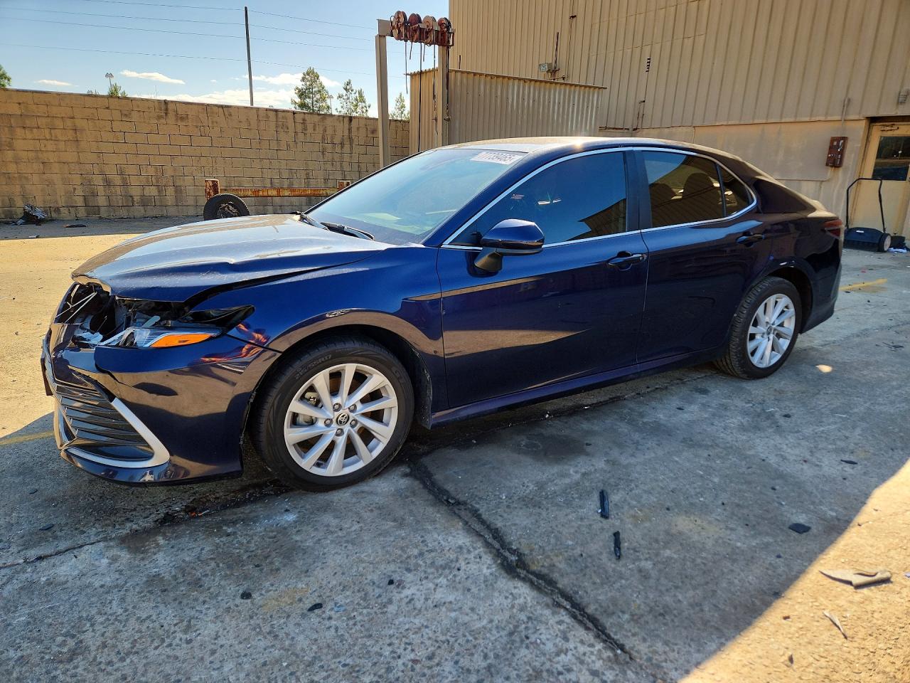 Salvage Toyota Camry Image