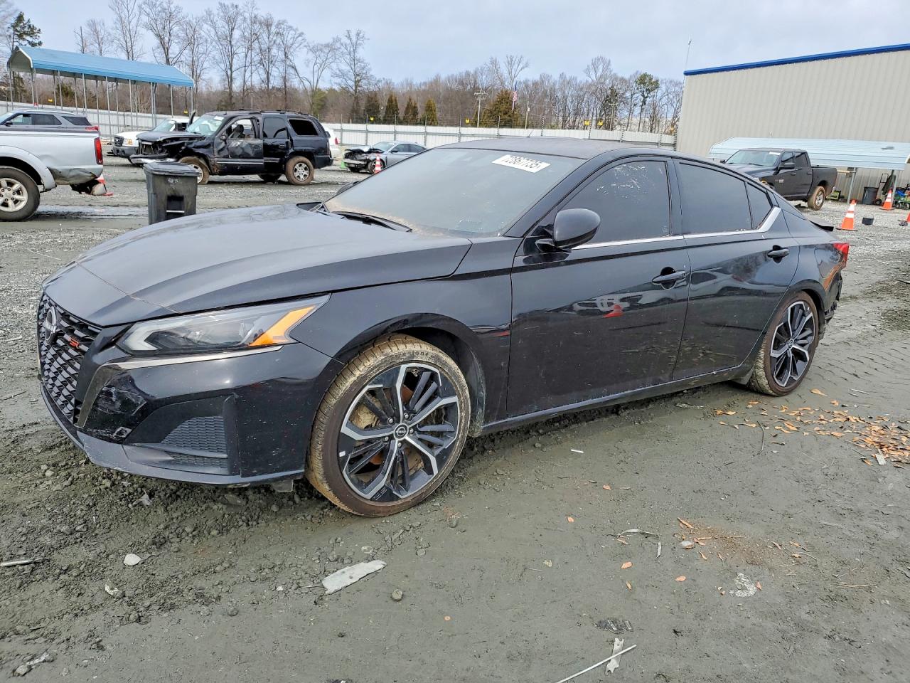 Salvage Nissan Altima Image