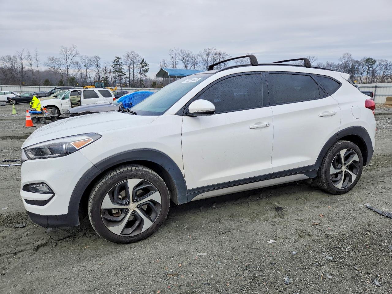 Salvage Hyundai TUCSON Image
