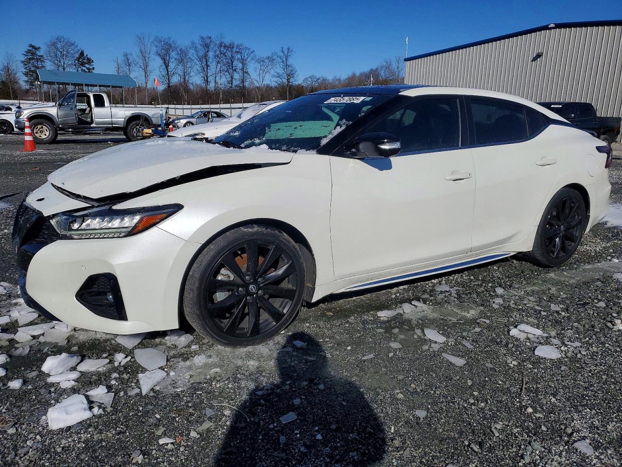 Salvage Nissan Maxima Image