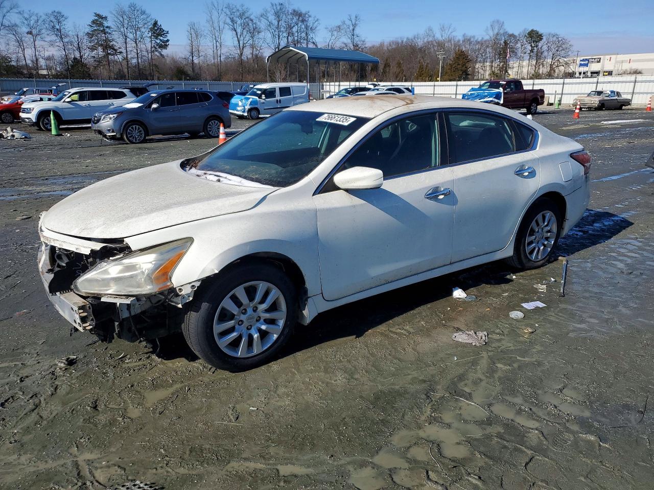 Salvage Nissan Altima Image