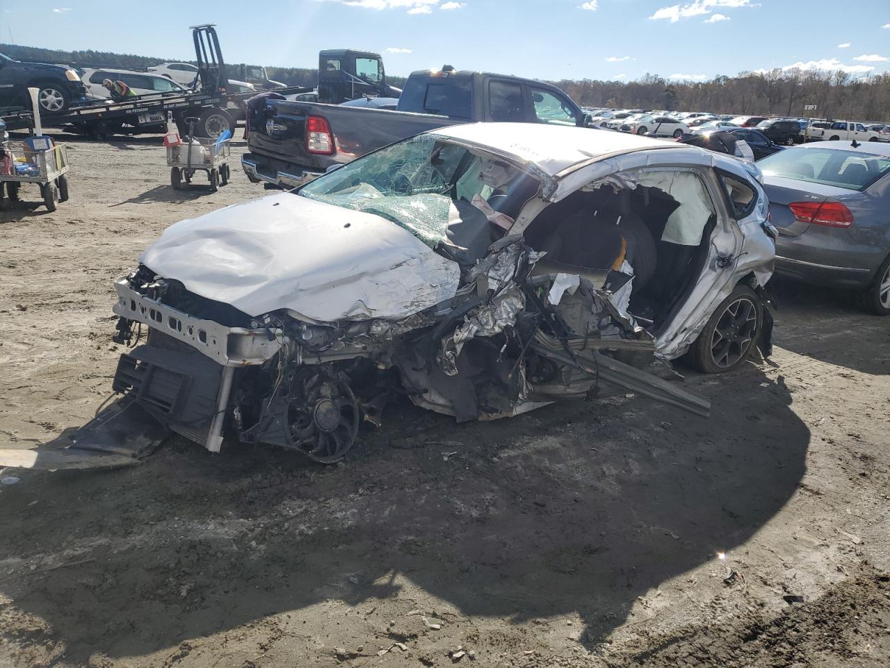 Salvage Ford Focus Image