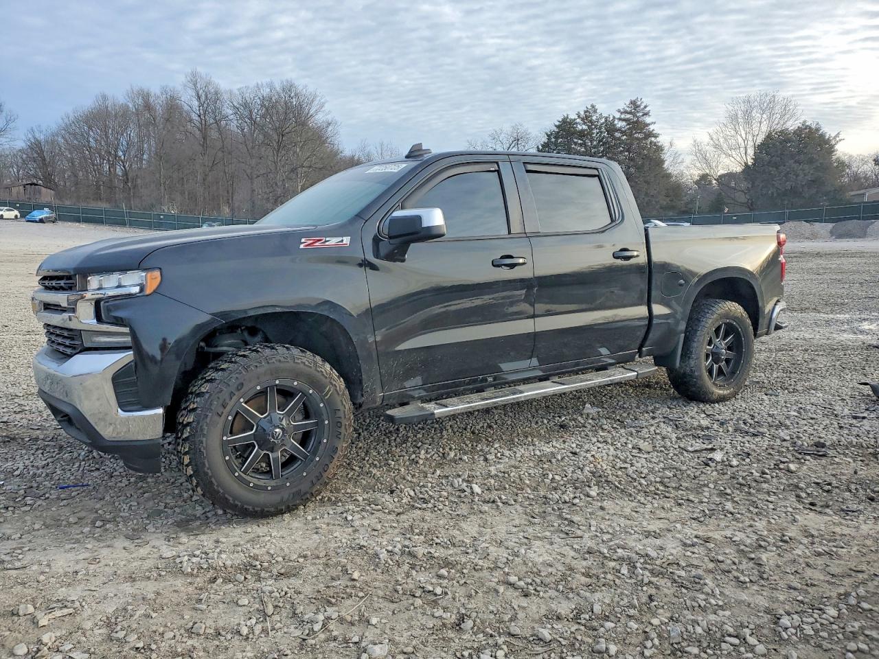 Salvage Chevrolet Silverado Image