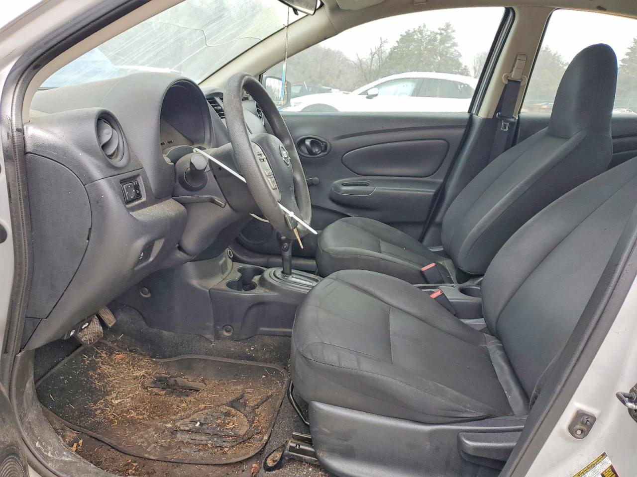 Nissan Versa S