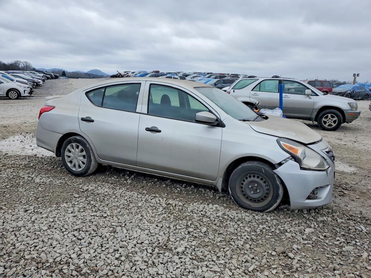 Nissan Versa S