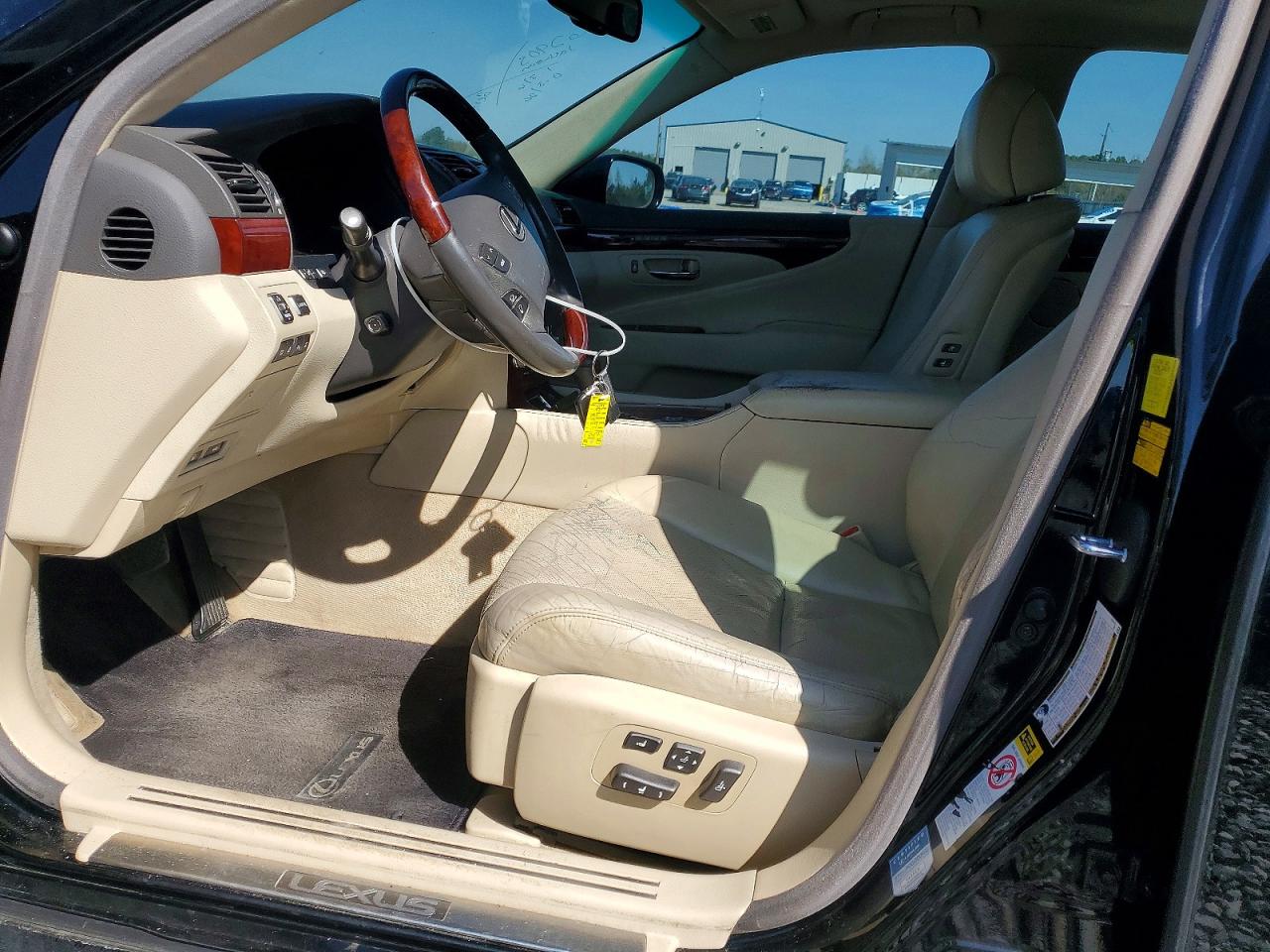 Lexus LS Base