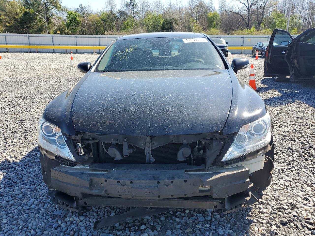 Lexus LS Base