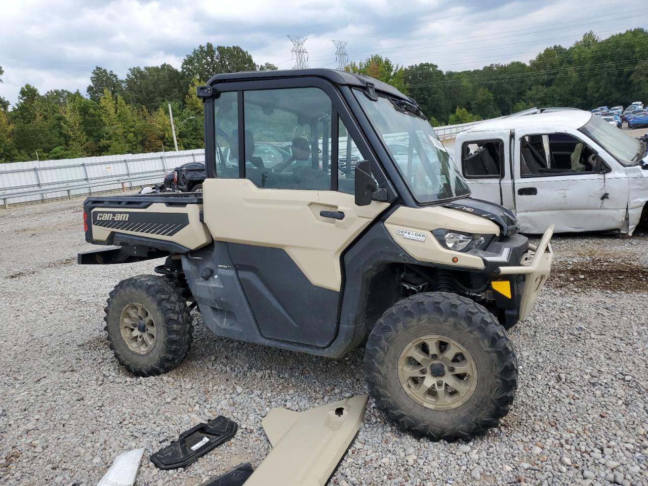 Salvage Can-Am Atv Image