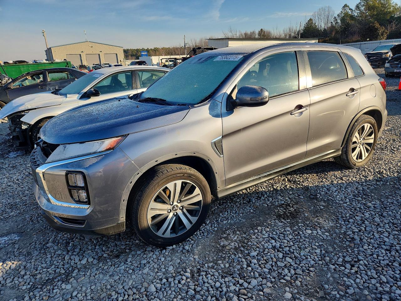 Salvage Mitsubishi Outlander Image