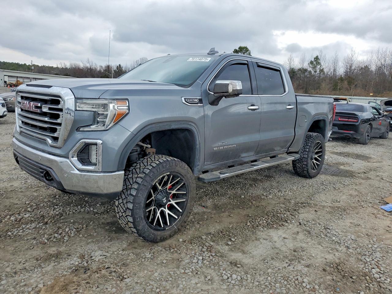 Salvage GMC Sierra Image