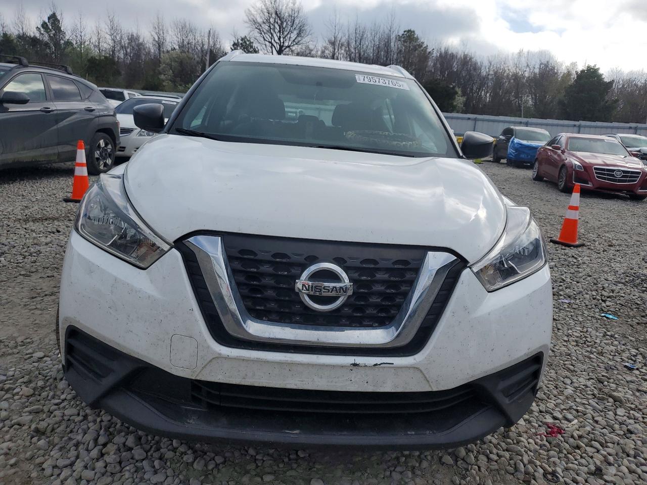 Nissan Kicks S