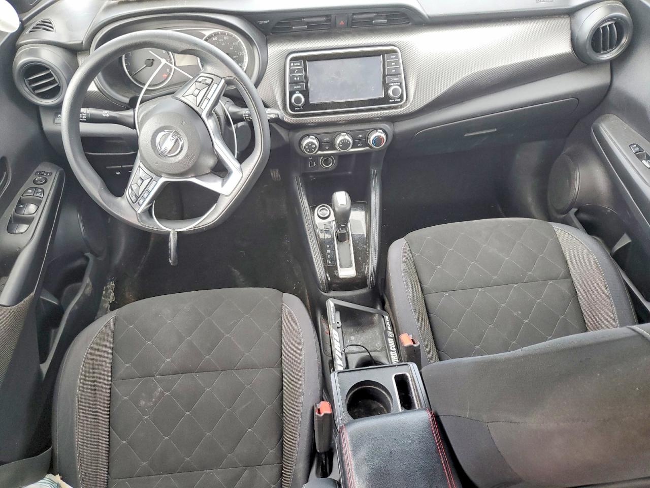 Nissan Kicks S