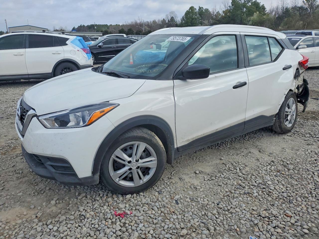 Salvage Nissan Kicks Image
