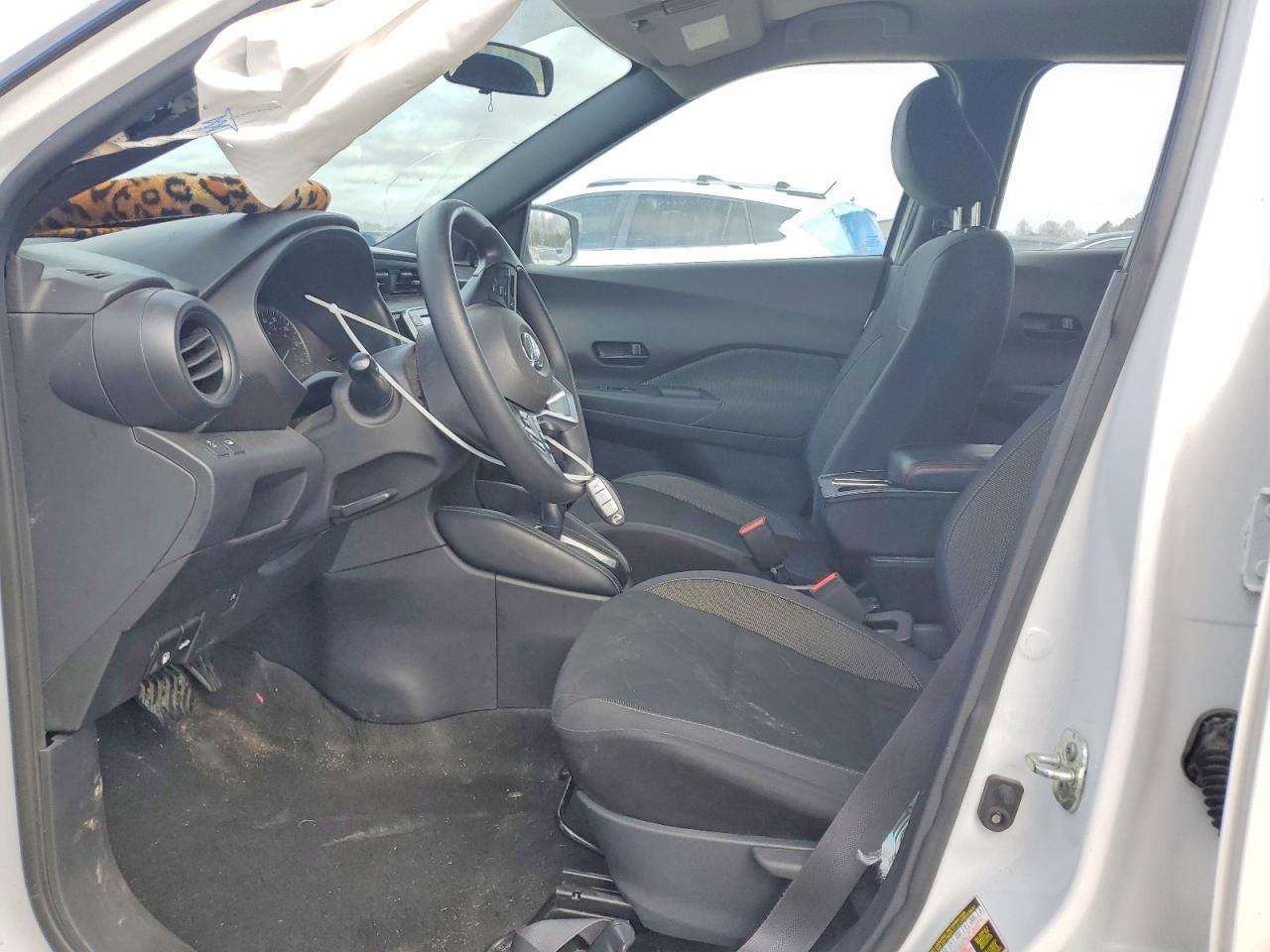 Nissan Kicks S