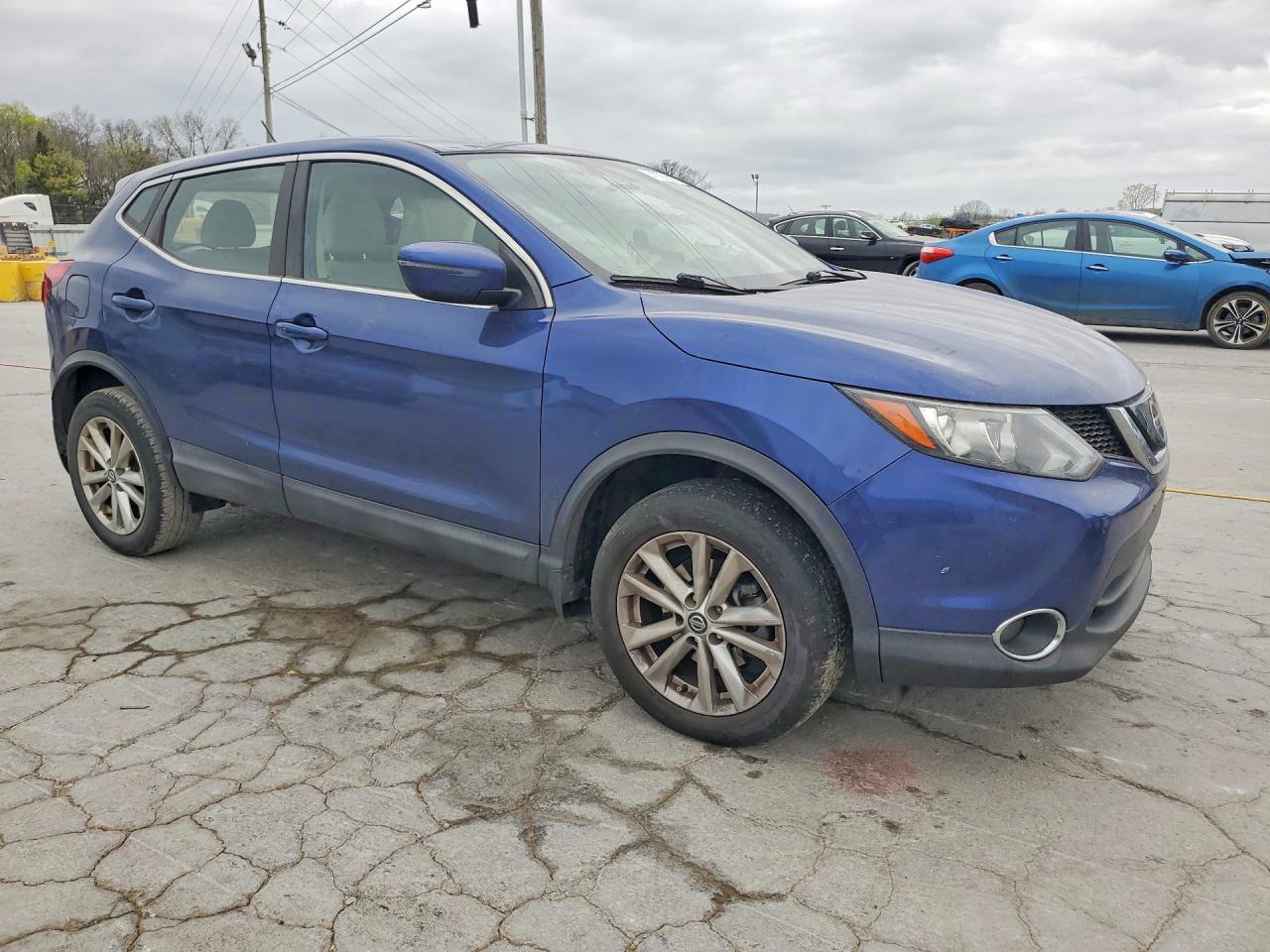 Nissan Rogue S