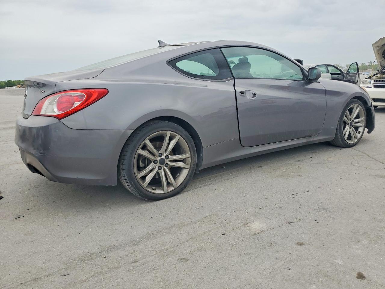 Hyundai Genesis 2.0t