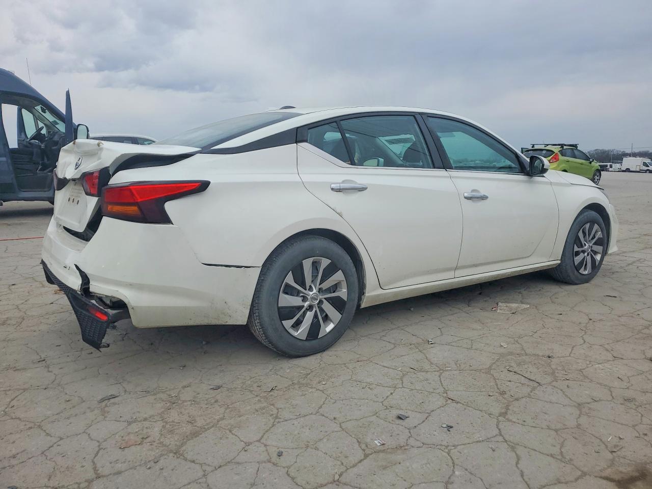 Nissan Altima S
