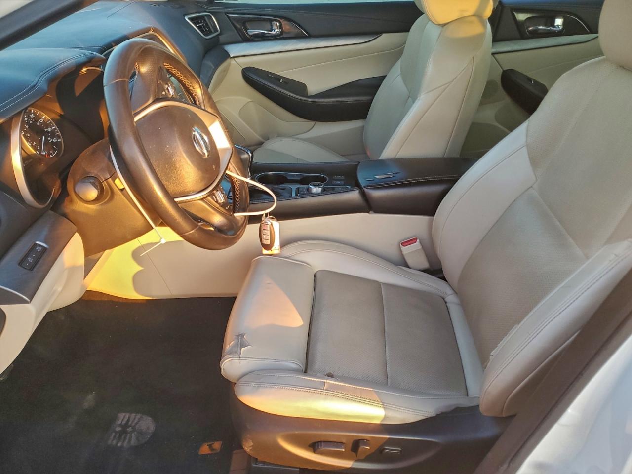 Nissan Maxima 3.5s