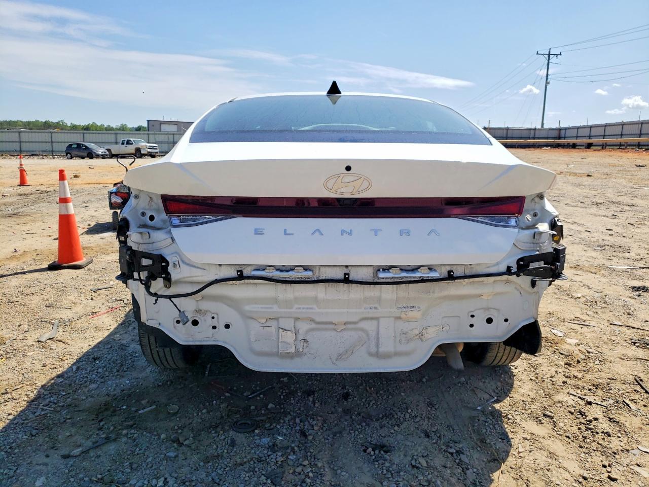 Hyundai ELANTRA Sel