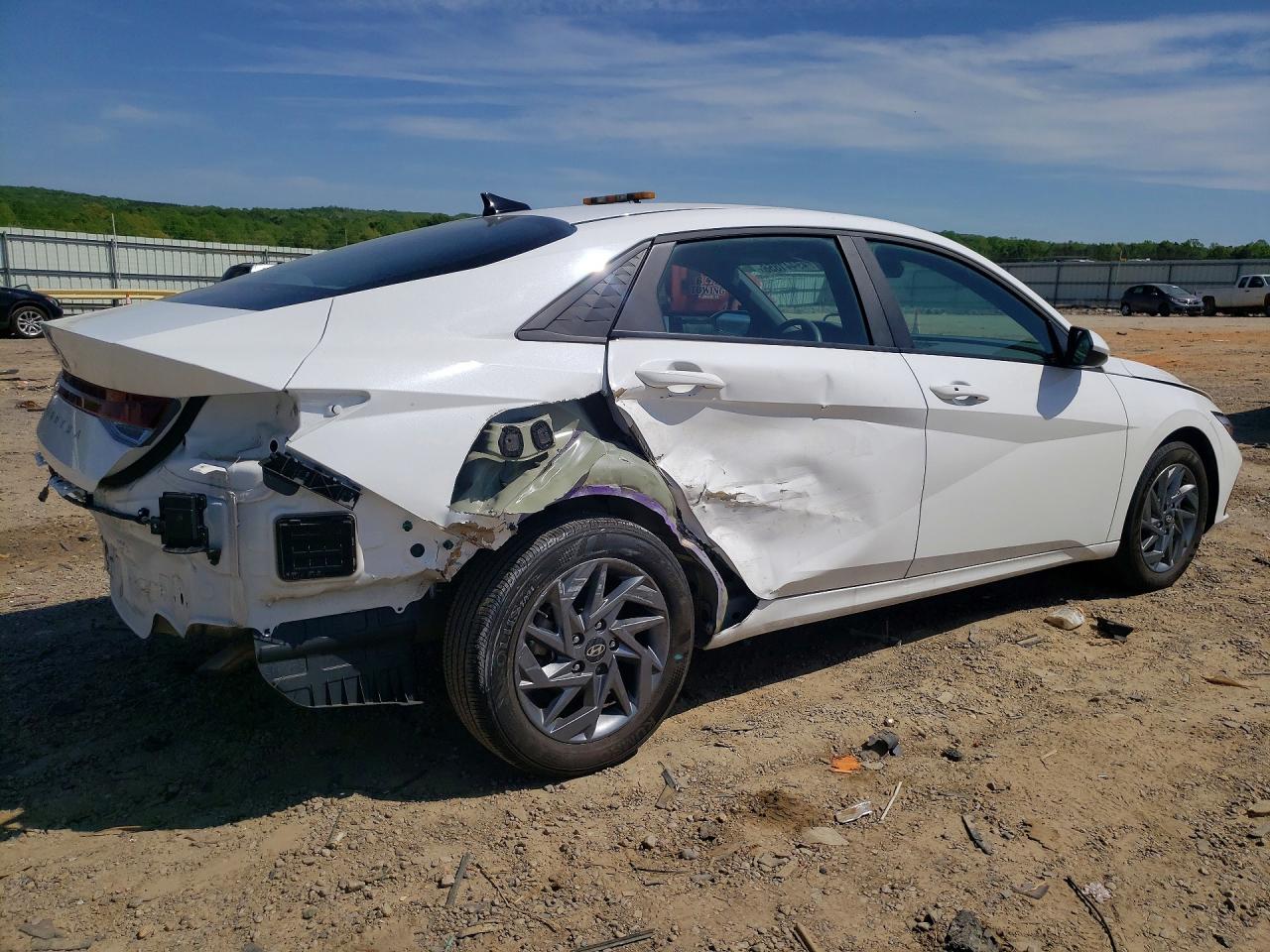 Hyundai ELANTRA Sel