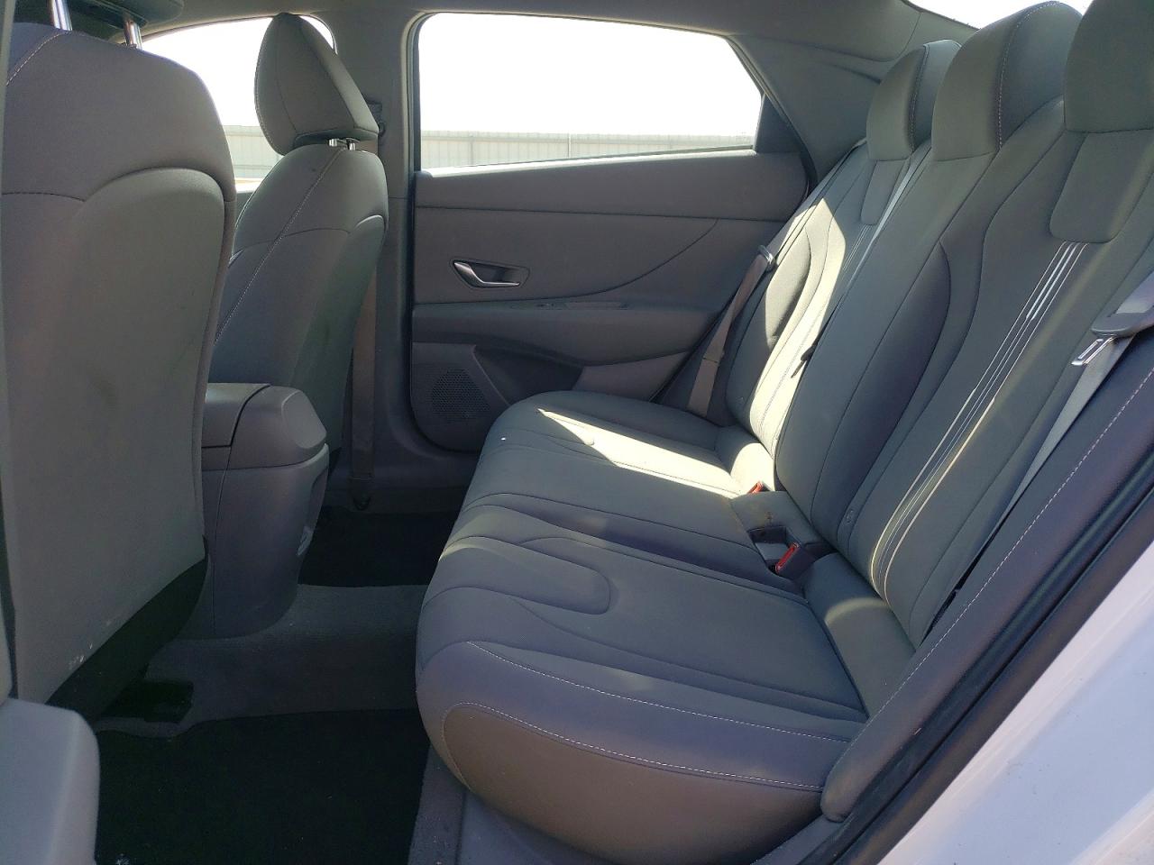 Hyundai ELANTRA Sel