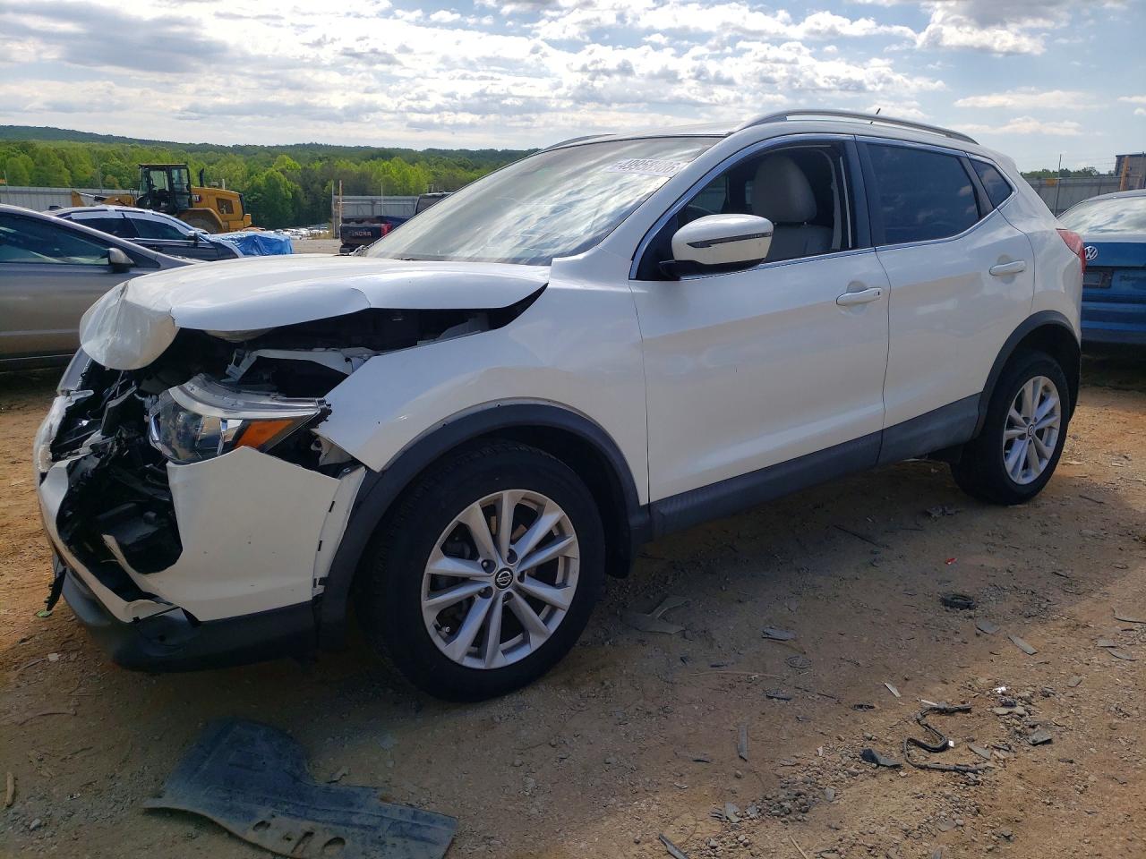 Salvage Nissan Rogue Image