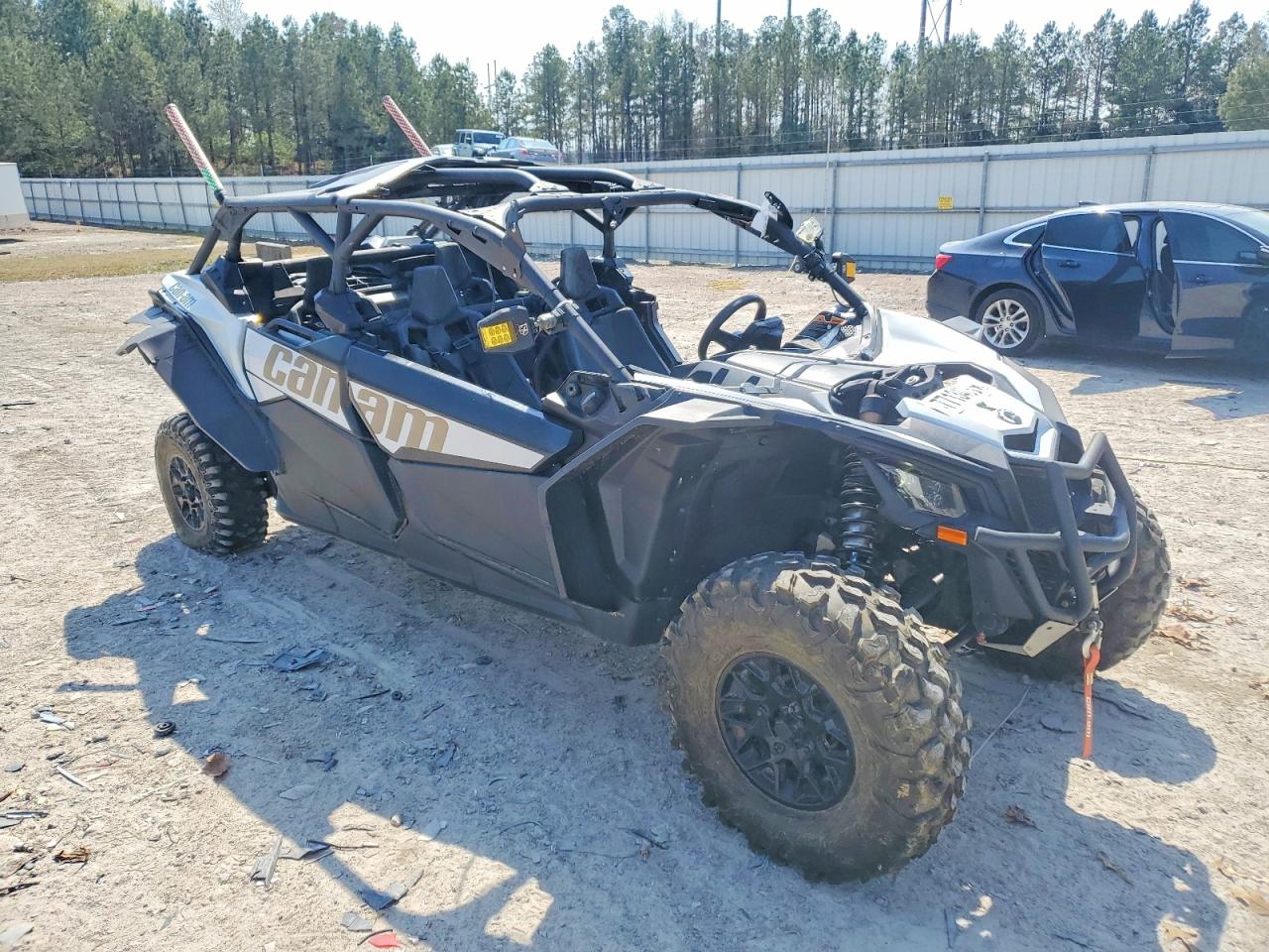 Salvage Can-Am Maverick X3 Image