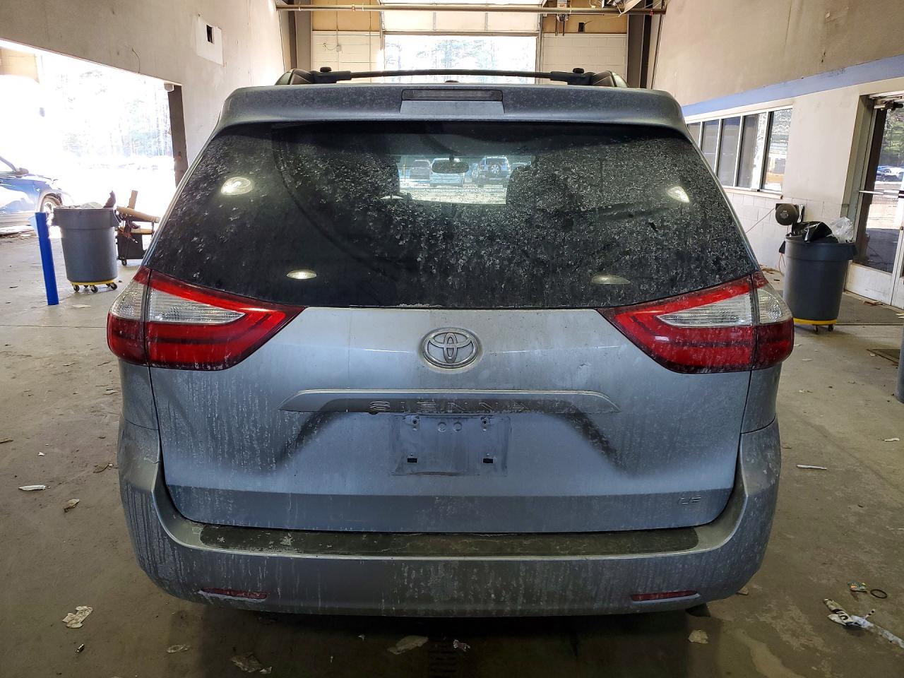 Toyota Sienna Le