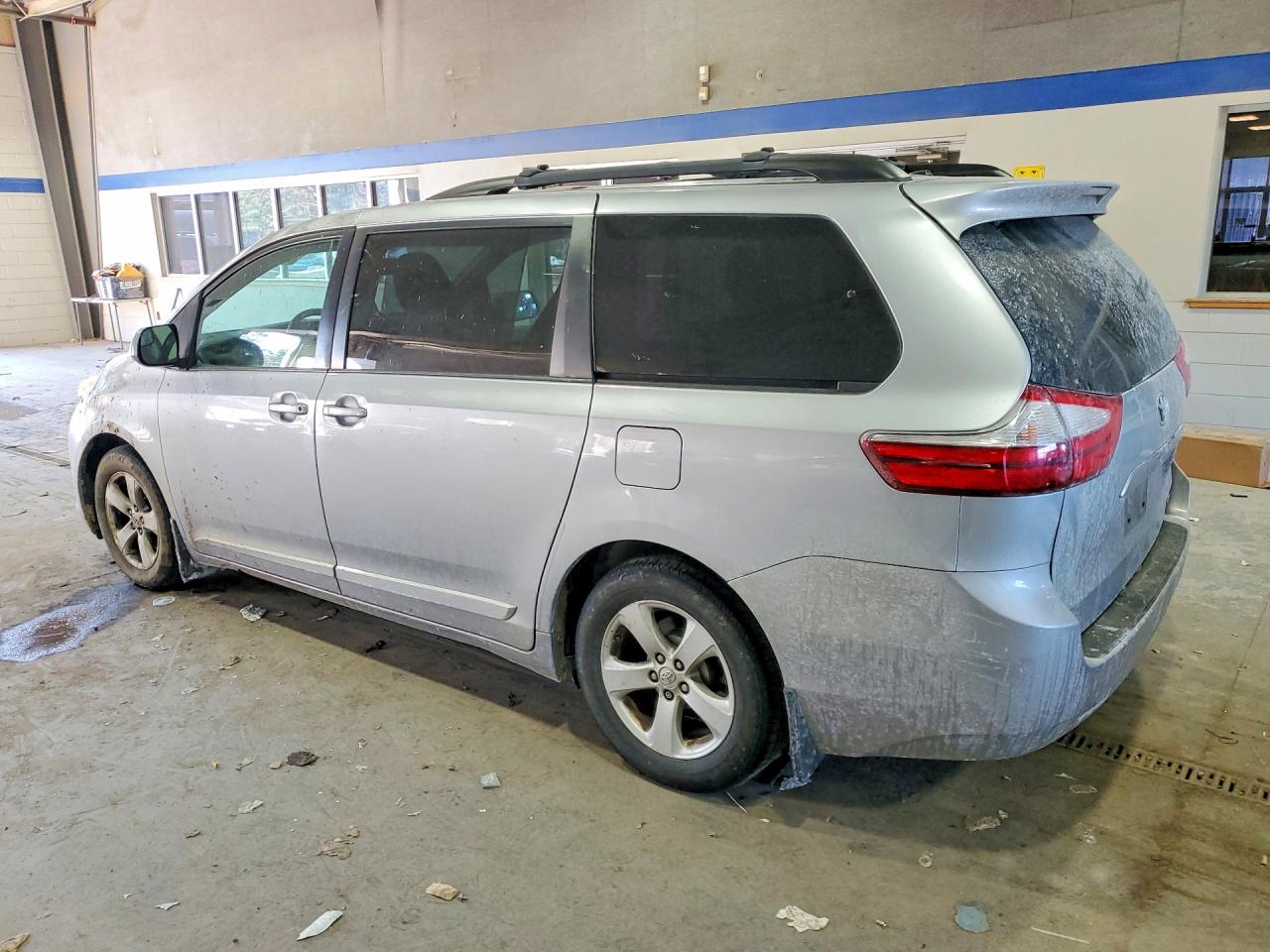 Toyota Sienna Le