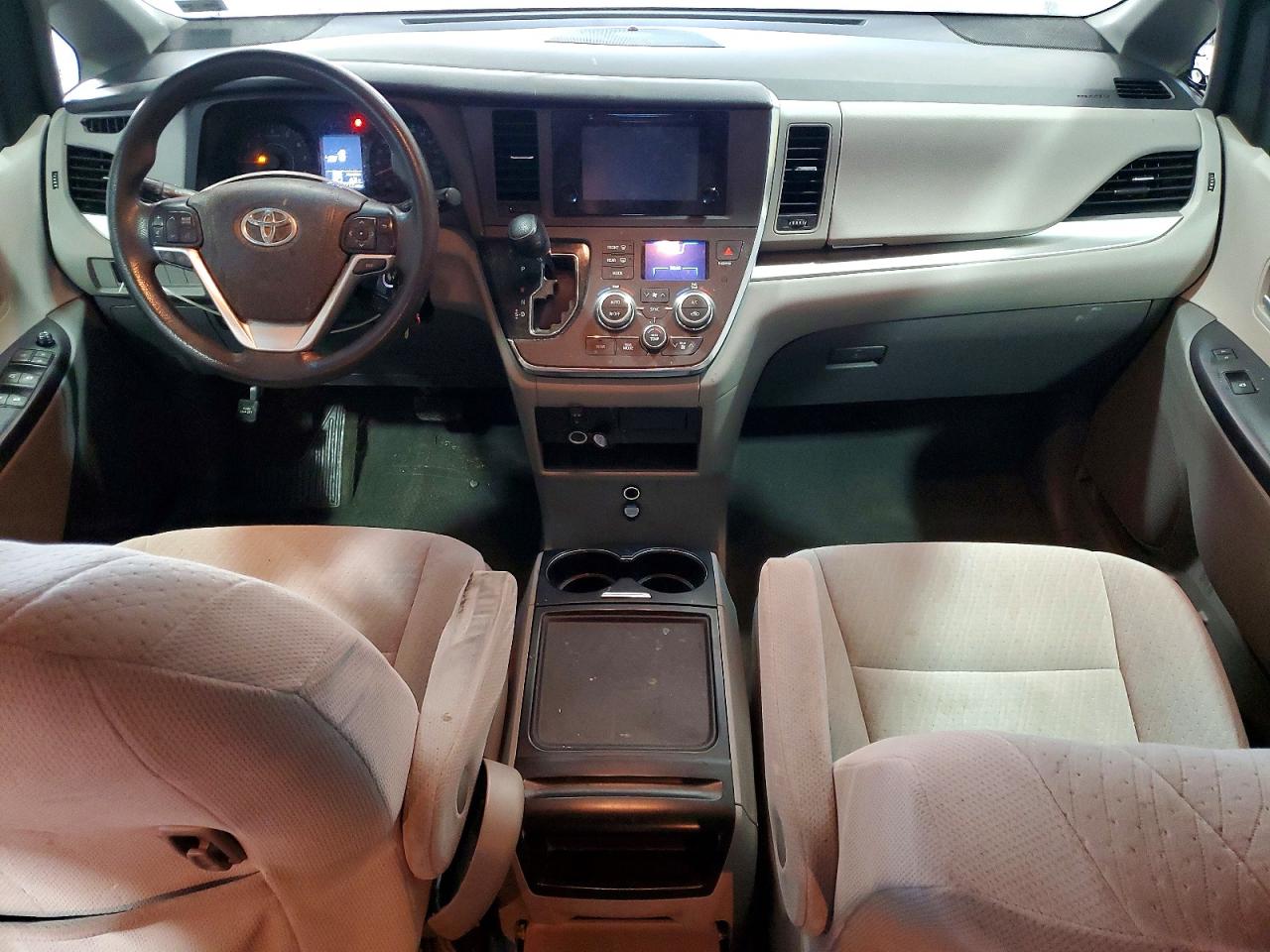 Toyota Sienna Le