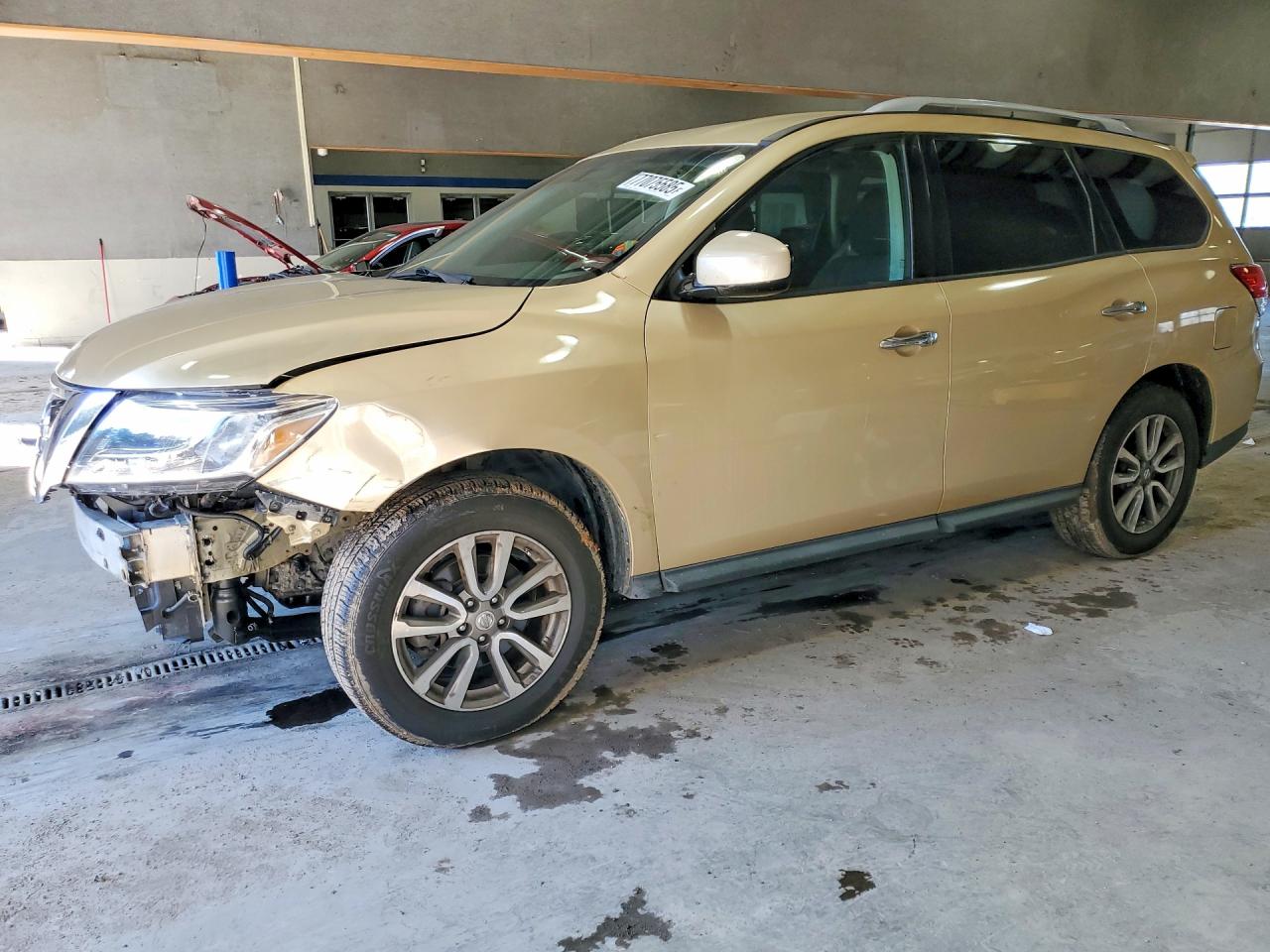 Salvage Nissan Pathfinder Image