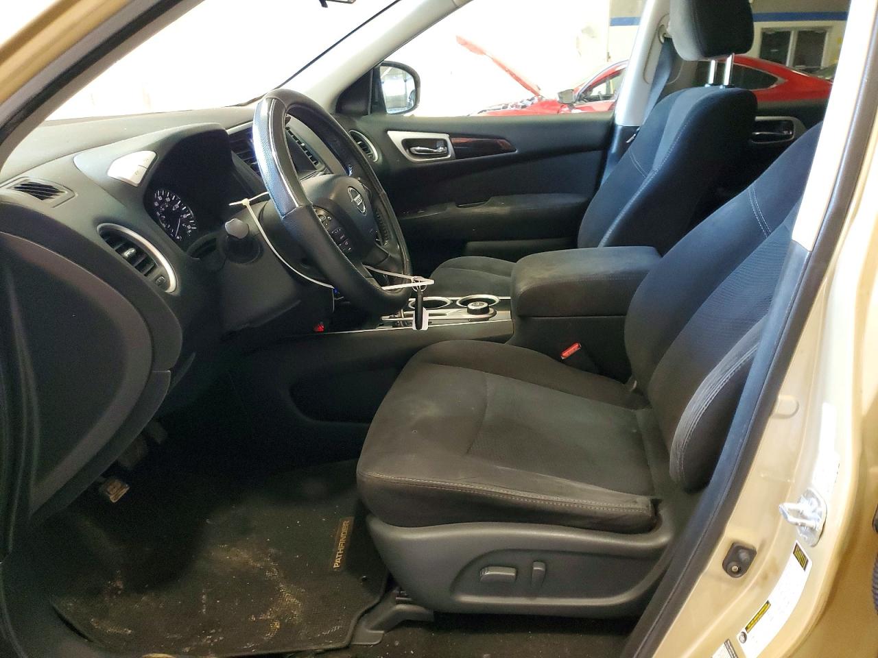 Nissan Pathfinder S