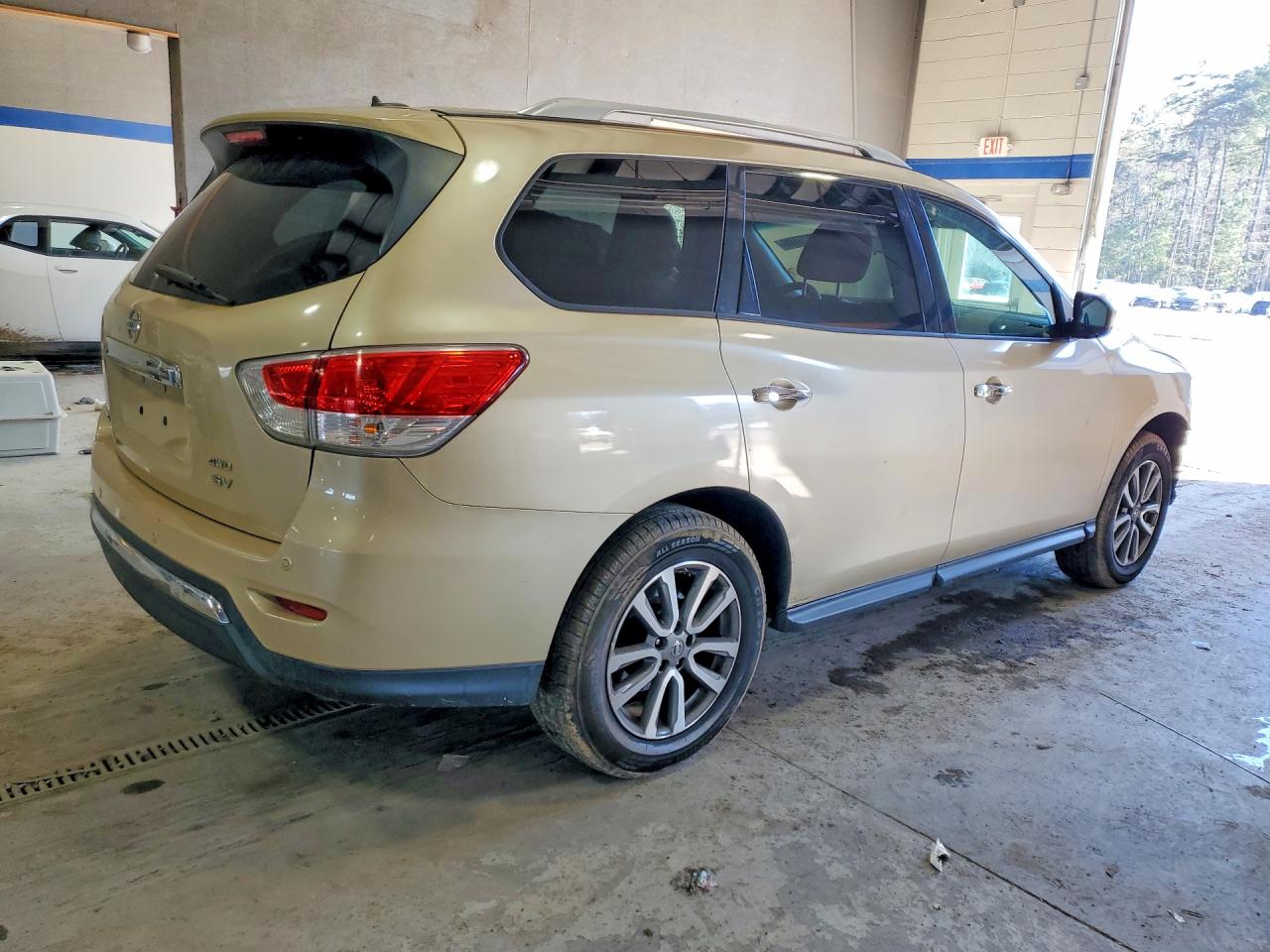 Nissan Pathfinder S