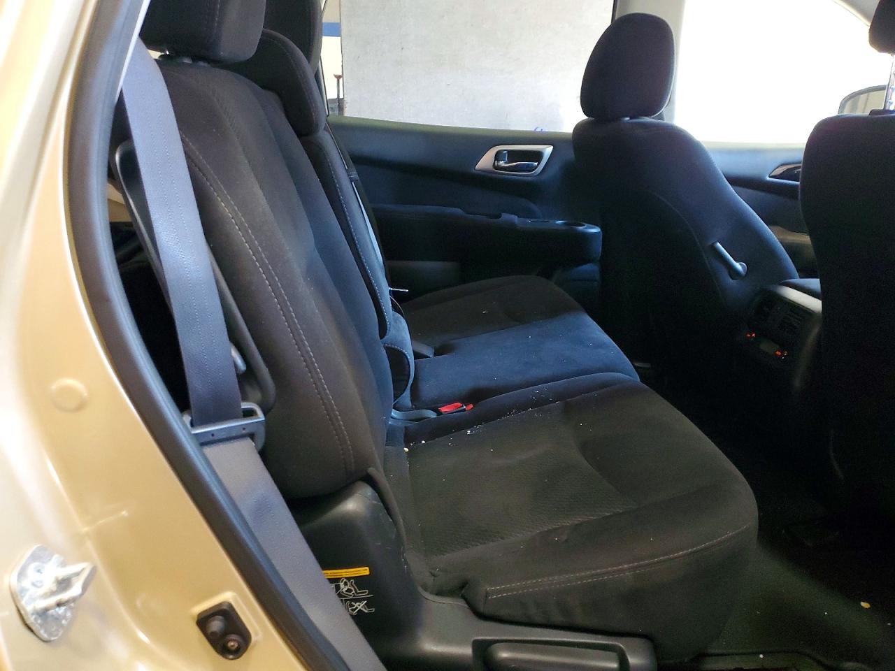 Nissan Pathfinder S