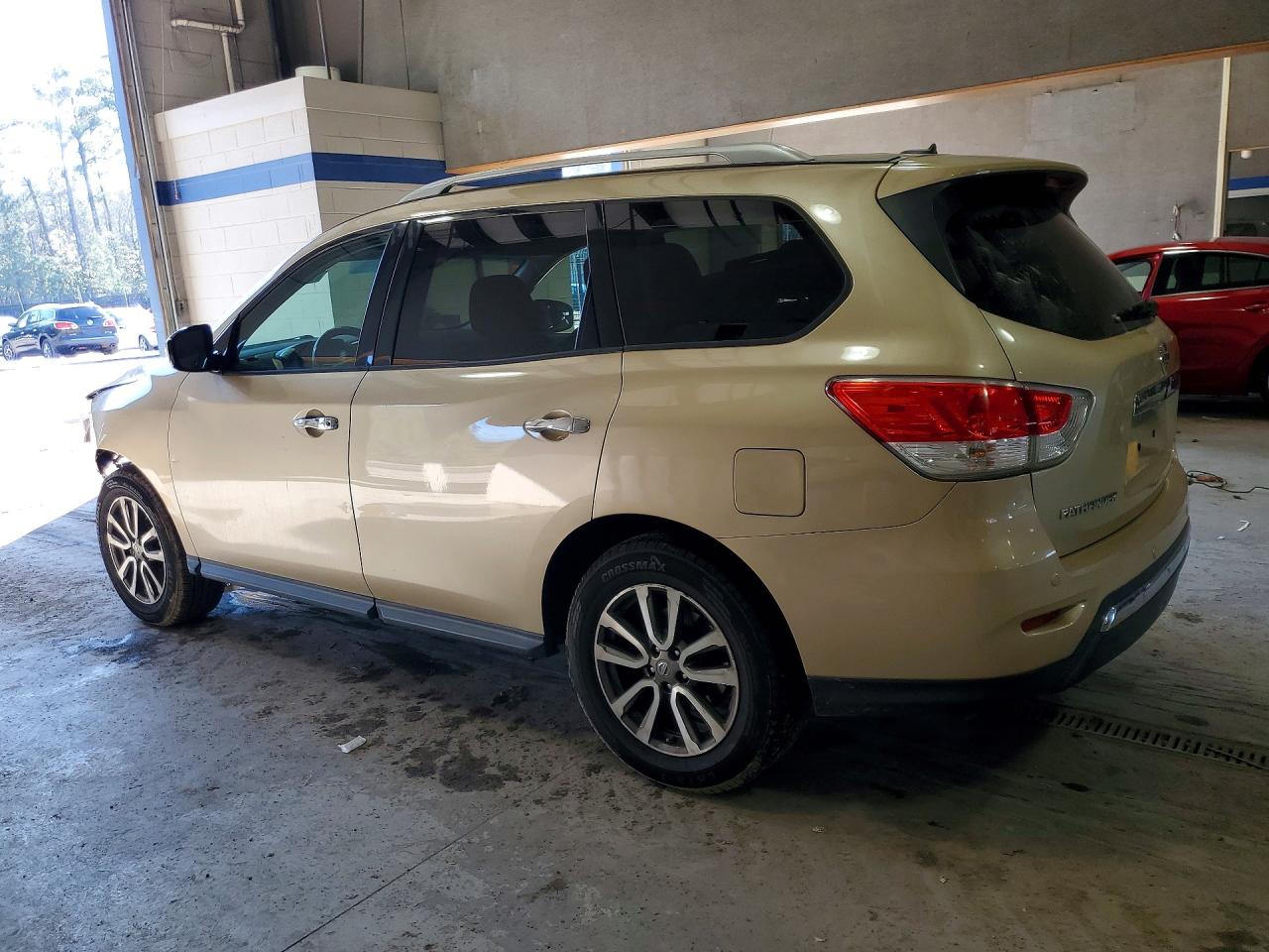 Nissan Pathfinder S