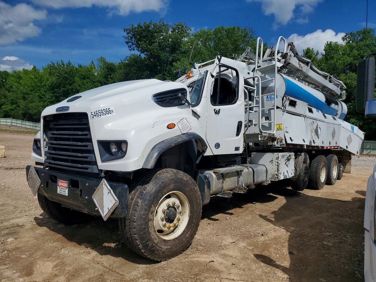 Freightliner 114sd