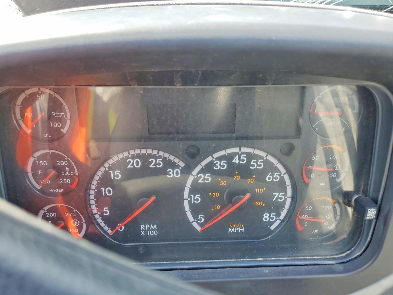 Freightliner 114sd