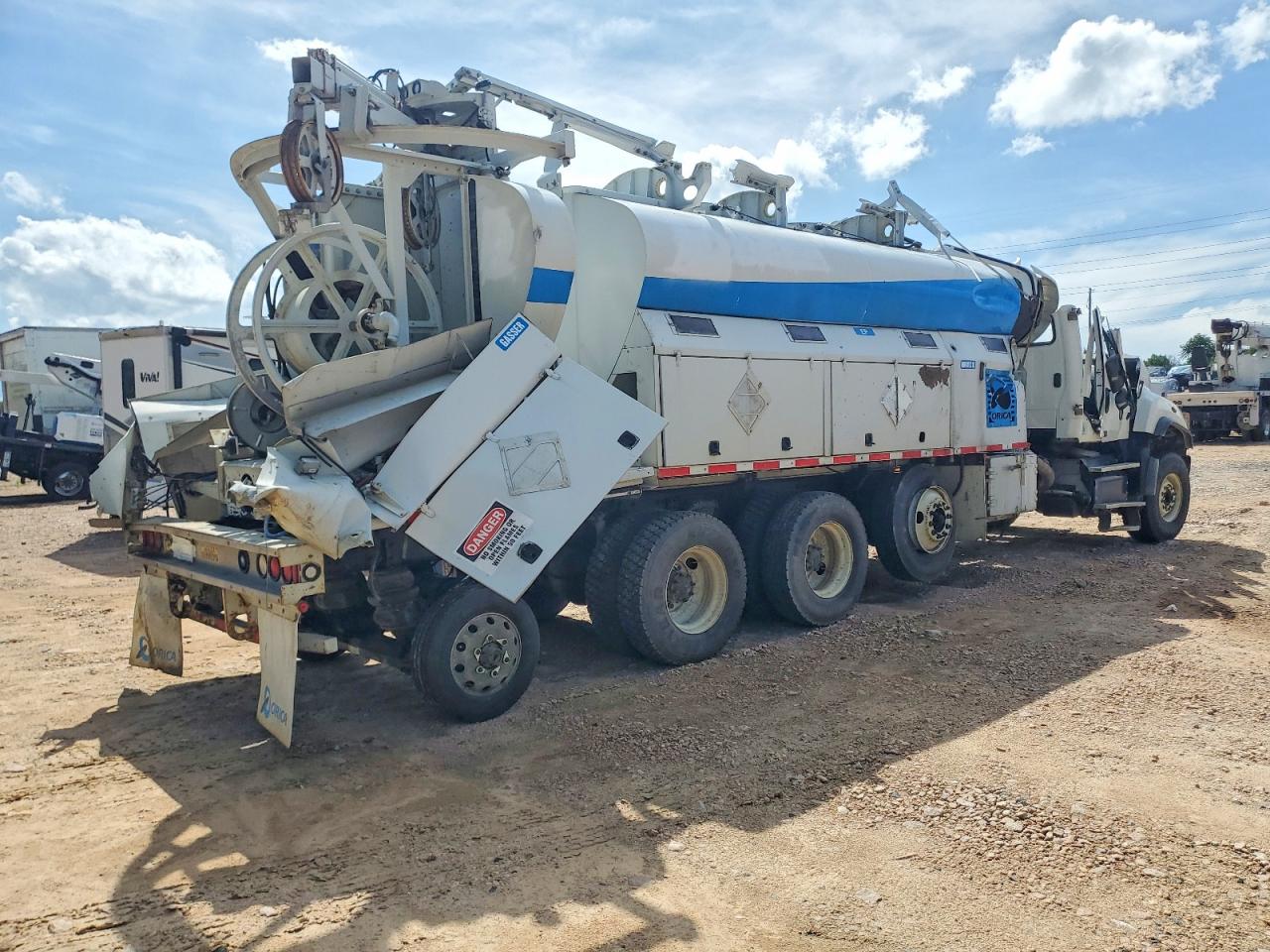 Freightliner 114sd