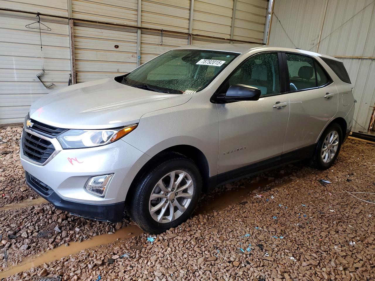Salvage Chevrolet Equinox Image
