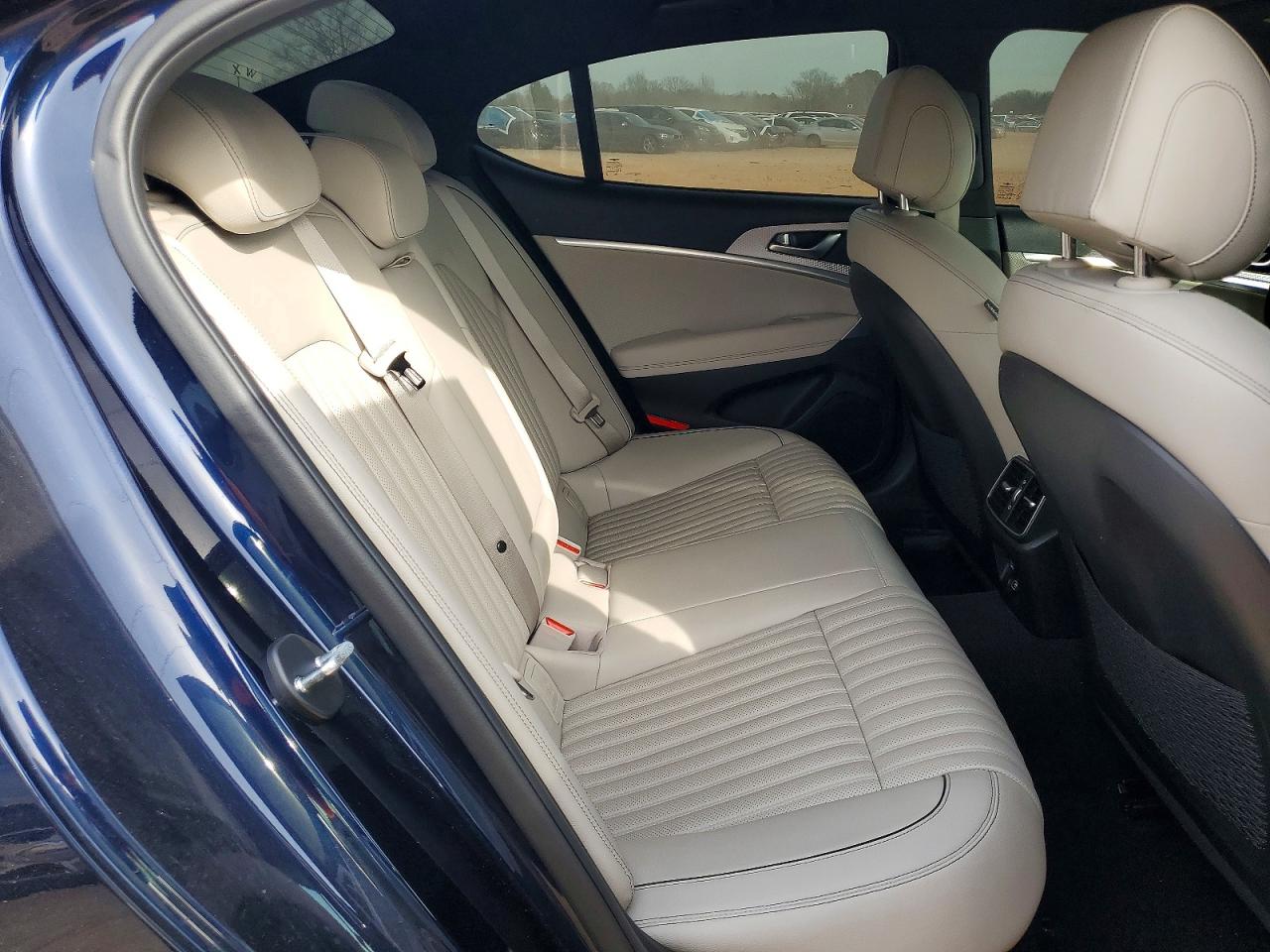 Genesis G70 Base Base